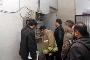 بازدید ایستگاه آتشنشانی ایستگاه 84 از مرکز قلب و عروق شهید رجایی: عکس شماره 2 / 6